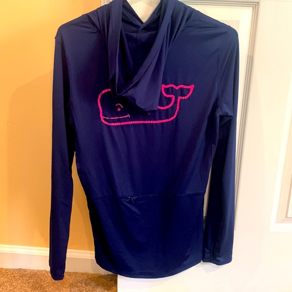 Vineyard Vines dry fit long sleeve shirt with hood and small zipper pocket. - Picture 2 of 2